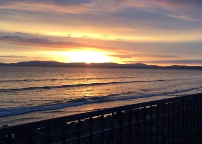 Delightful Retreat- 別荘 ロスナウラー